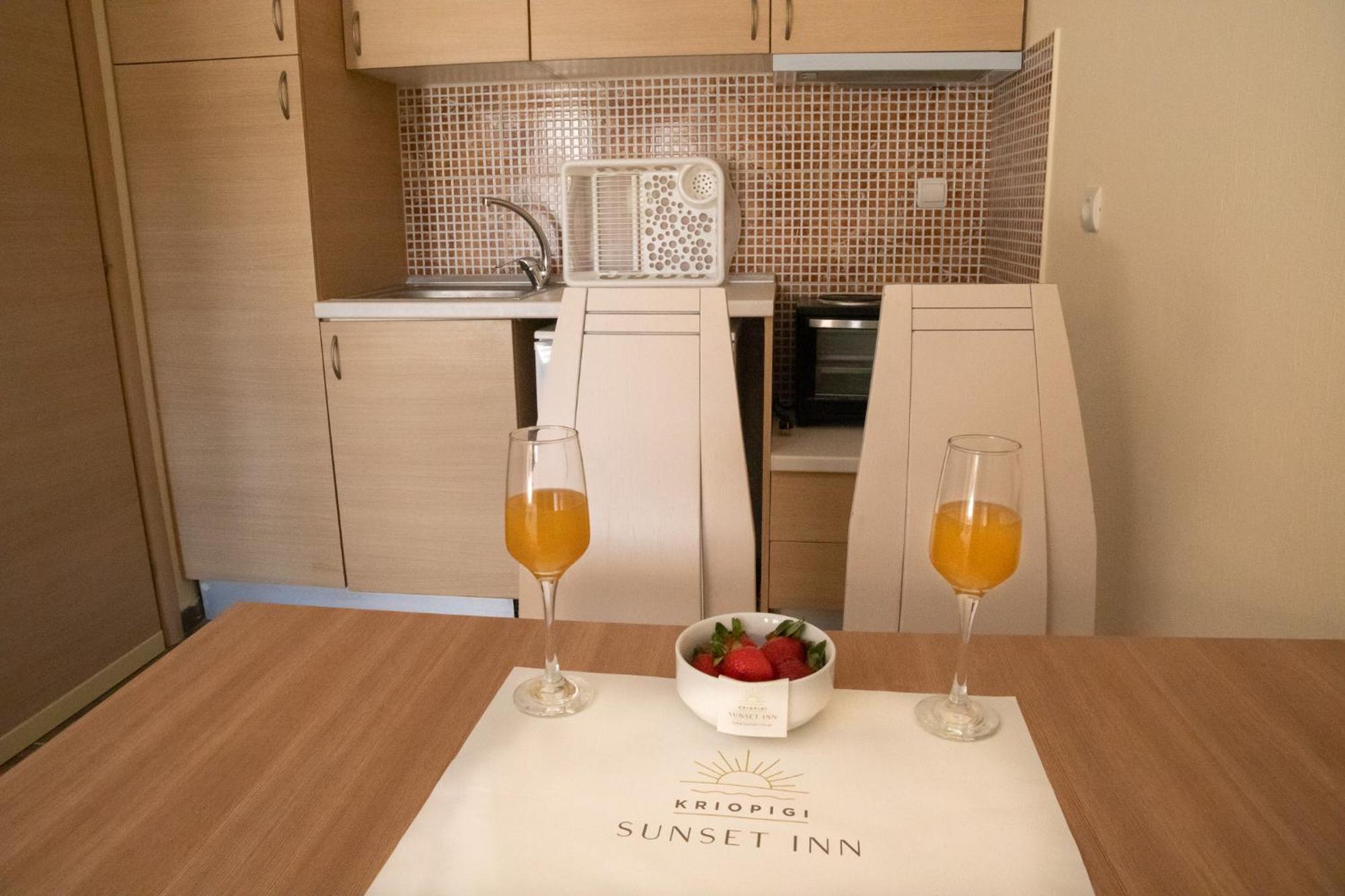 Sunset Inn Kriopijí Kültér fotó